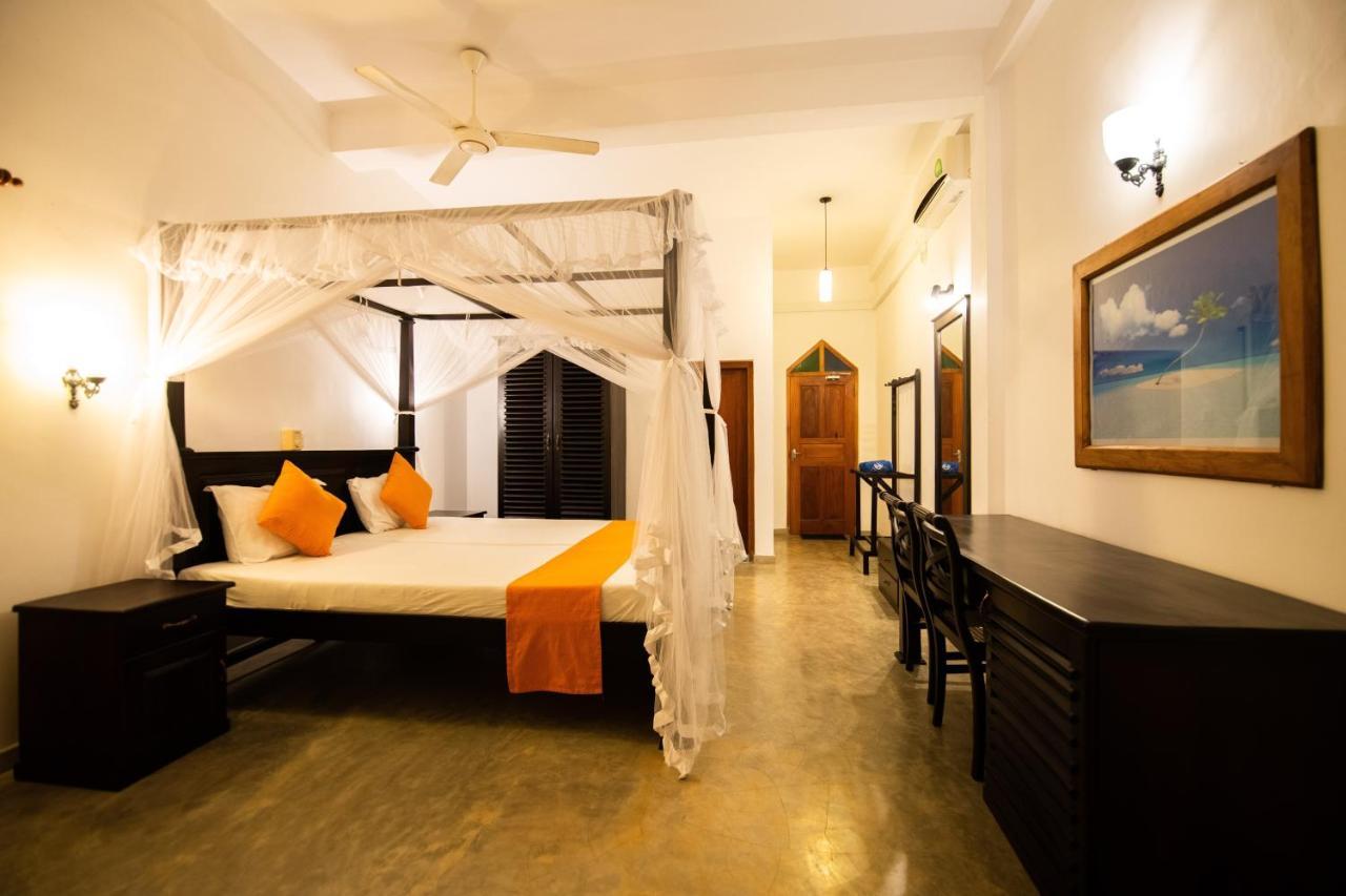 International Beach Hotel & Restaurant Hikkaduwa Eksteriør bilde