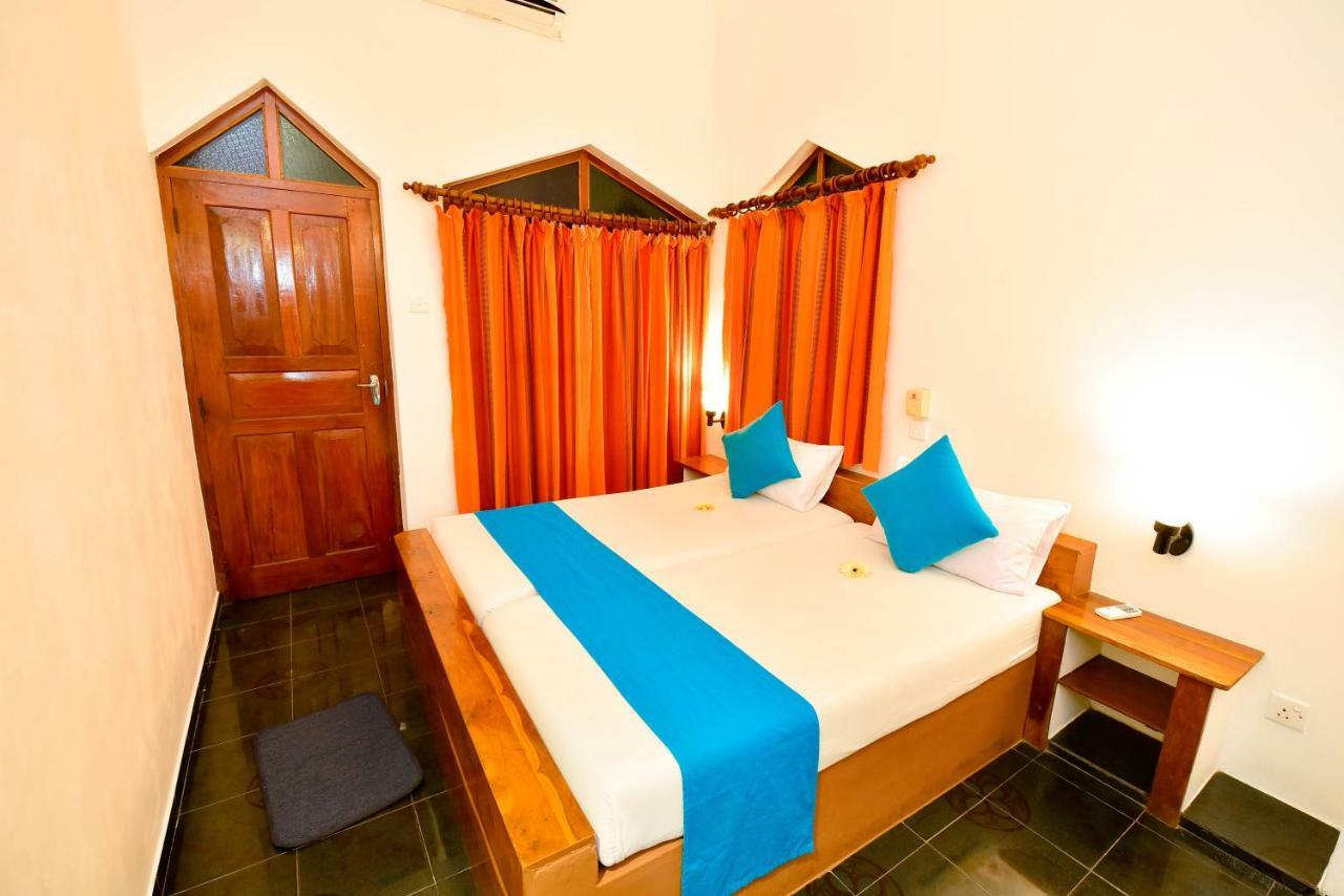 International Beach Hotel & Restaurant Hikkaduwa Eksteriør bilde
